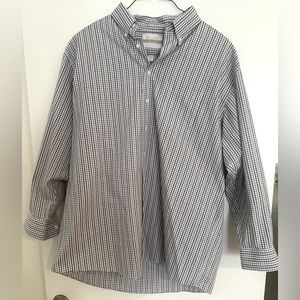 Roundtree and Yorke Gold Label Non Iron 17.5/34 long sleeve button up shirt.